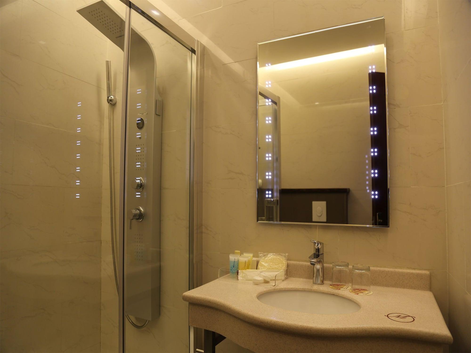 Serenada Golden Palace - Boutique Hotel